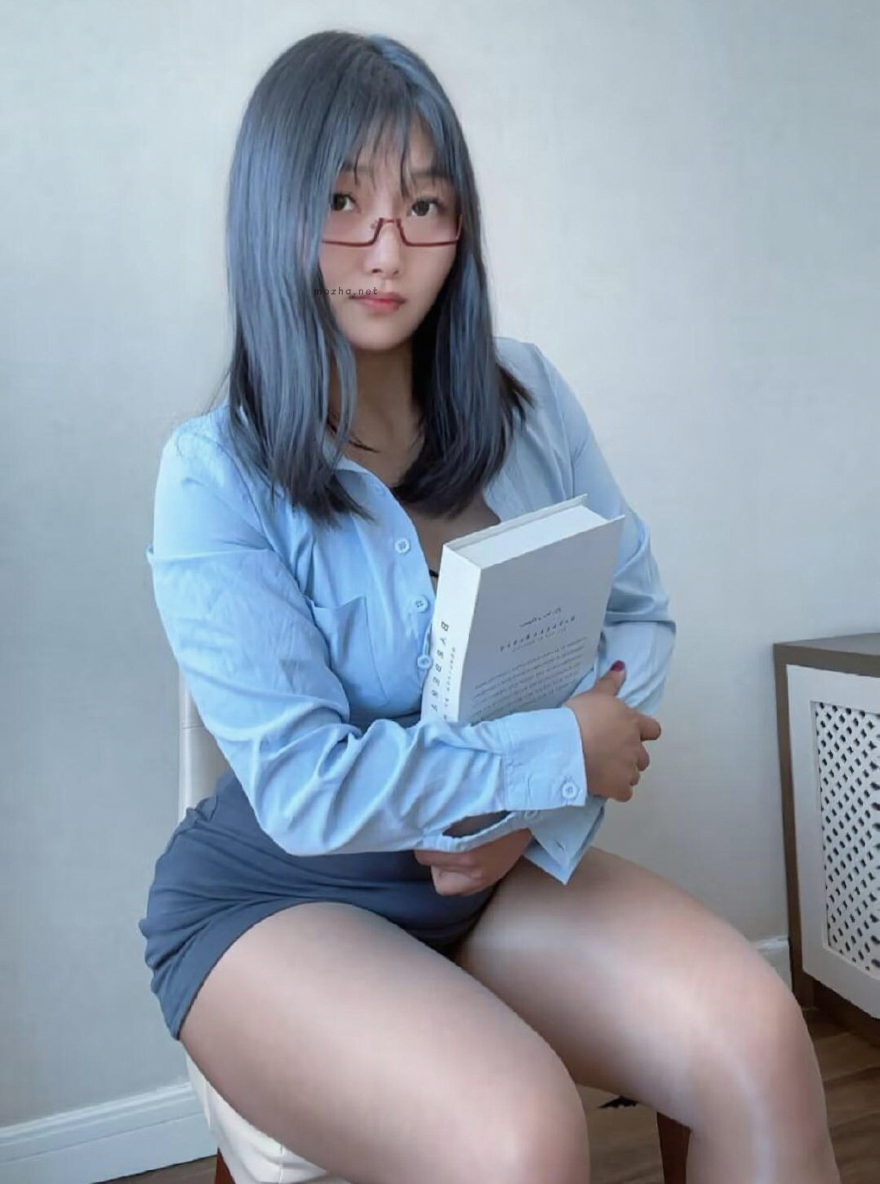 西好运 – 天扮演粗腿蜜桃小秘书【26P】